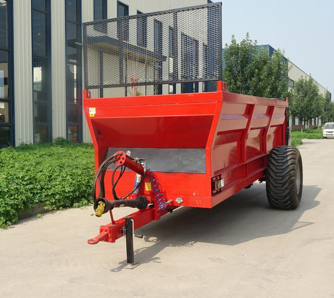 Twin Horizontal Beaters manure spreader